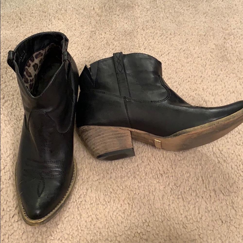 Black short boots - Very Volatile 8.5